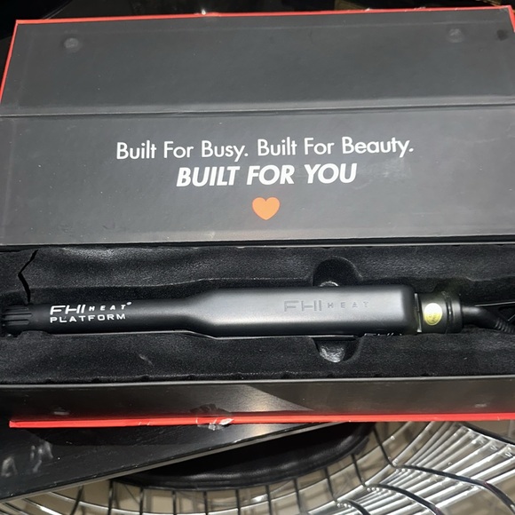 FHI HEAT Platform Pro Styling Tourmaline Hair Straightener Hair Types, 1/2 Inch - Picture 3 of 9